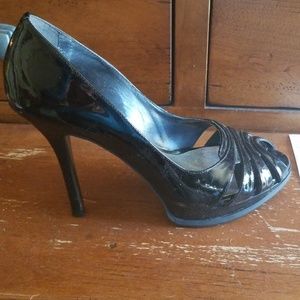 Gianni Bini black peep toe heels